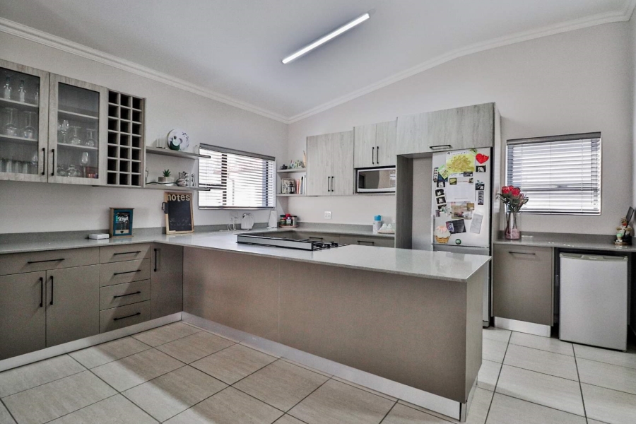 To Let 3 Bedroom Property for Rent in Seemeeu Park Western Cape